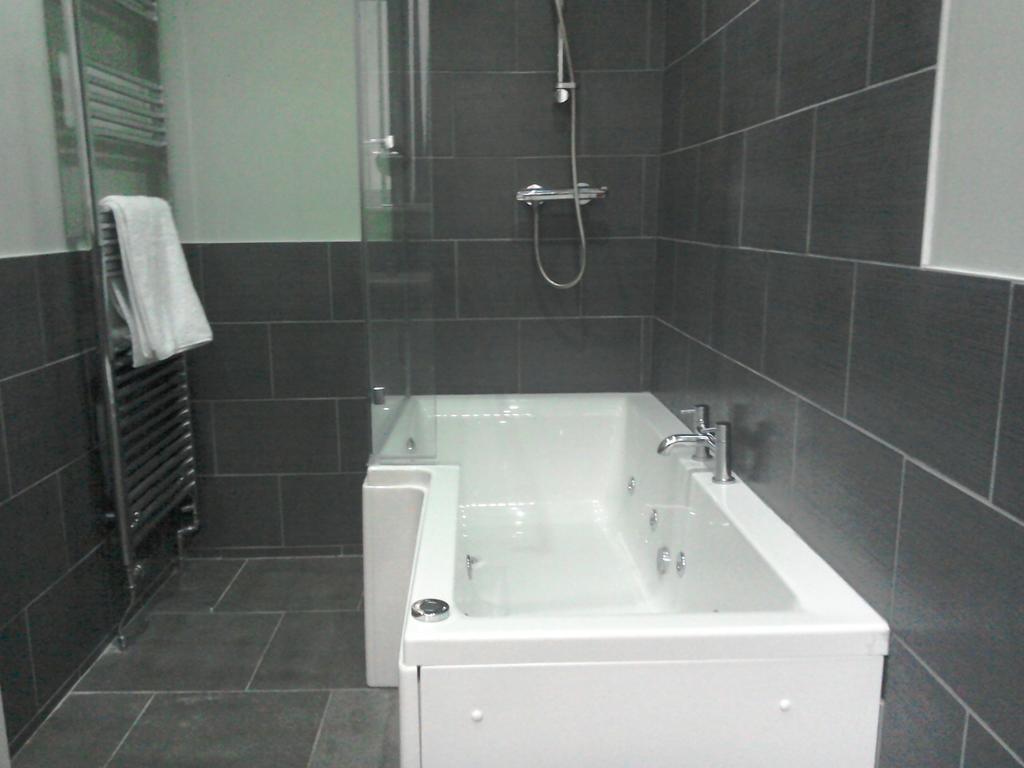 كينغستون أبون هول The Dorchester Serviced Apartments الغرفة الصورة